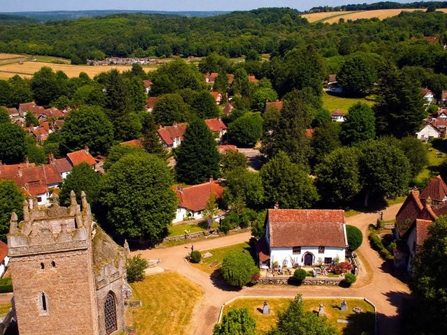 London bus to ‘UK’s best pub’? What we found—and 6 village day trips by bus